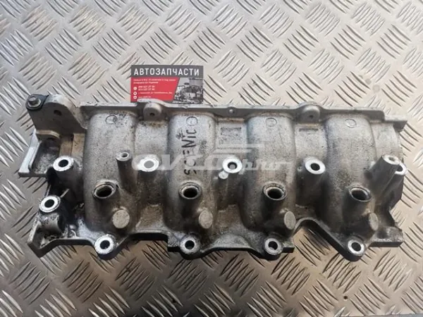 Колектор впускний нижній 8200701427 Renault (RVI)