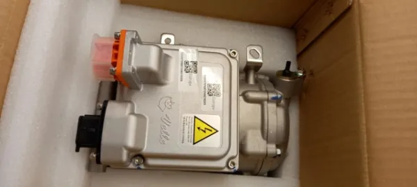 Компресор кондиціонера 926007596R Renault (RVI)