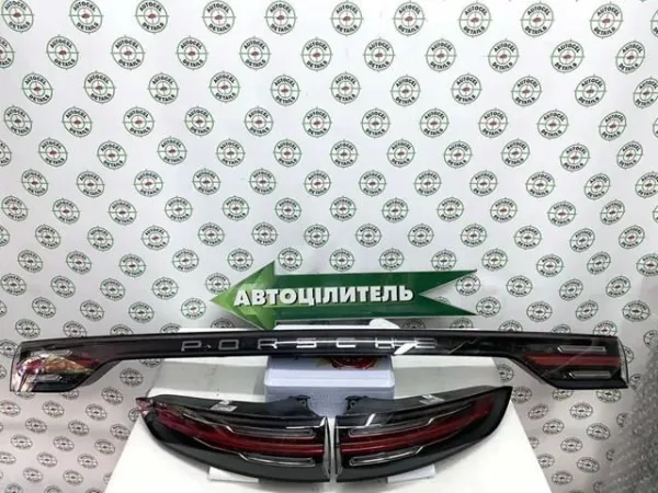 Ліхтар кришки багажника 9Y0945081Q Porsche