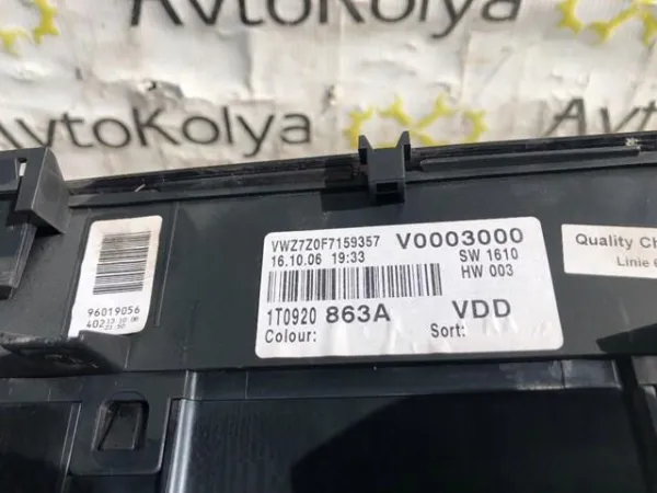 Приладова дошка-щиток приладів 1T0920863A VAG
