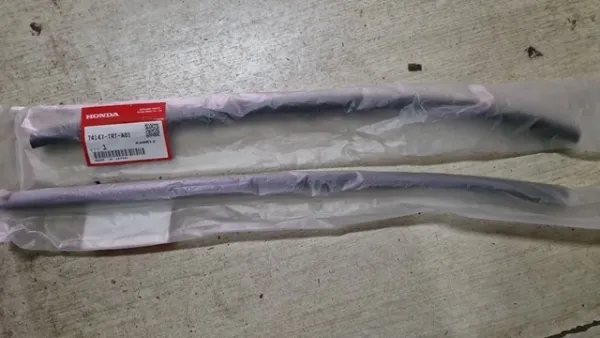  74147TRTA01 Honda