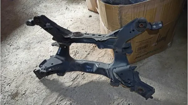 Балка задня 554001CF0D Nissan/Infiniti