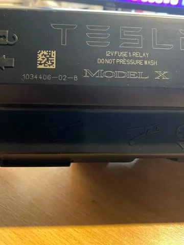  103440602B Tesla