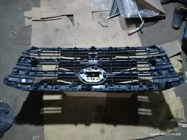 Решітка радіатора 5310160L50 Toyota