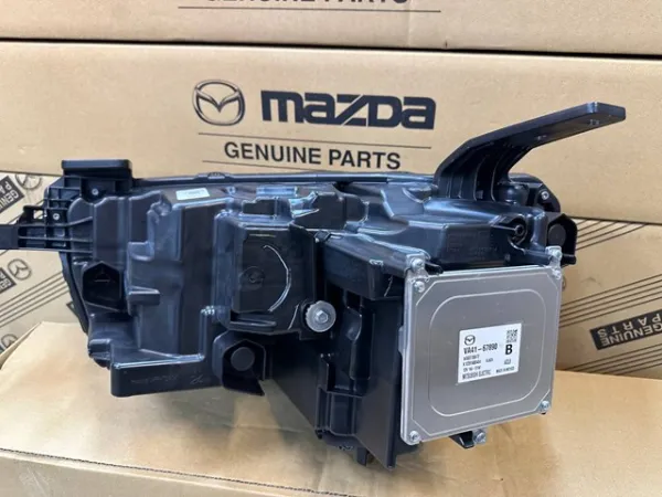 Фара права VA4051030 Mazda