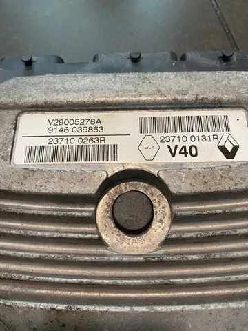 Електронний блок керування двигуном 237100263R Renault (RVI)