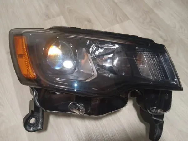 Фара права 55079380AG Chrysler