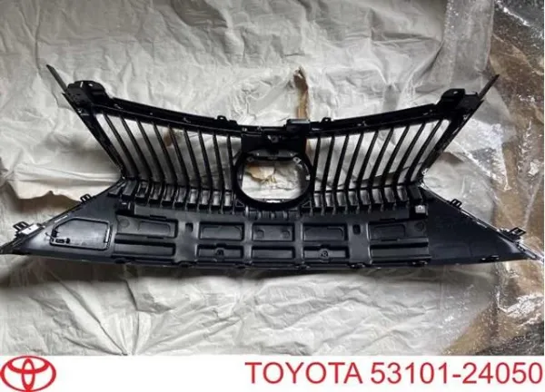 Решітка радіатора 5310124050 Toyota