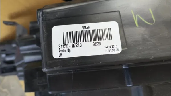 Фара ліва 8115007210 Toyota