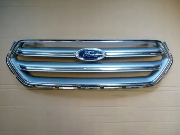 Решітка радіатора GV448200C Ford
