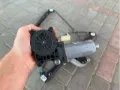 Двигун склопідіймача двері передньої, правої BMW 67628381020