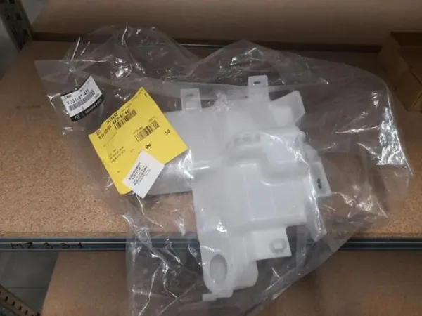 Бачок омивача K03167481 Mazda