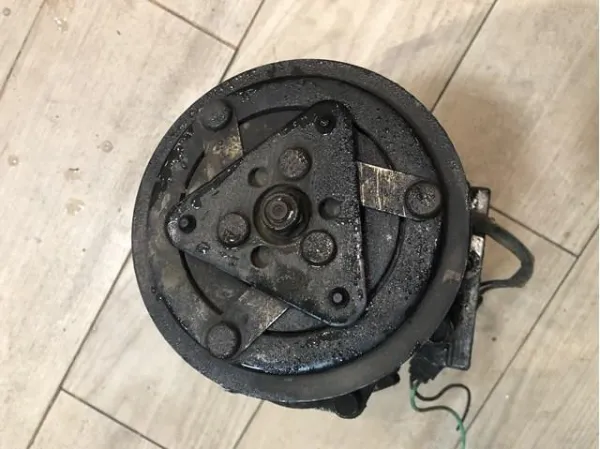 1745000 Ford Компресор холодоагенту