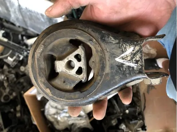  3M516P082C Mazda