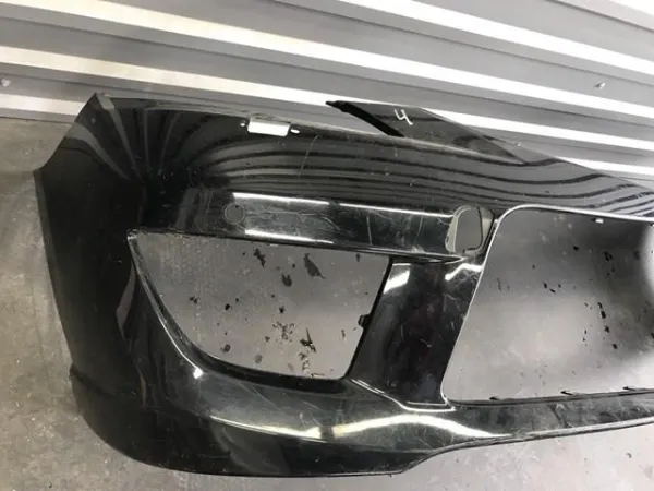 Передній бампер C29150031BAA Mazda