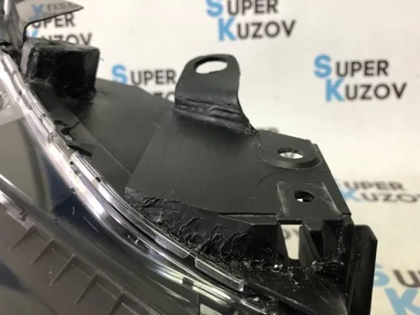Фара права KB8A51031D Mazda