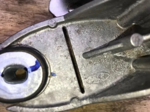  W000107332 Ford