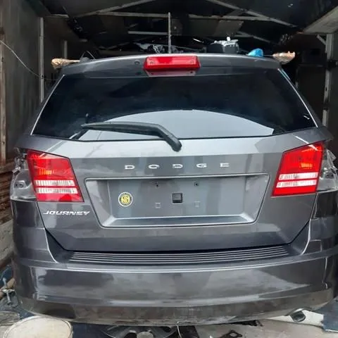 Двері багажника Dodge Journey 