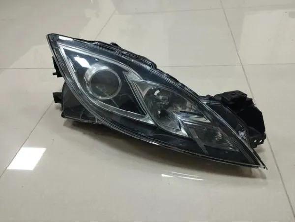 Фара права GS1G51031J Mazda