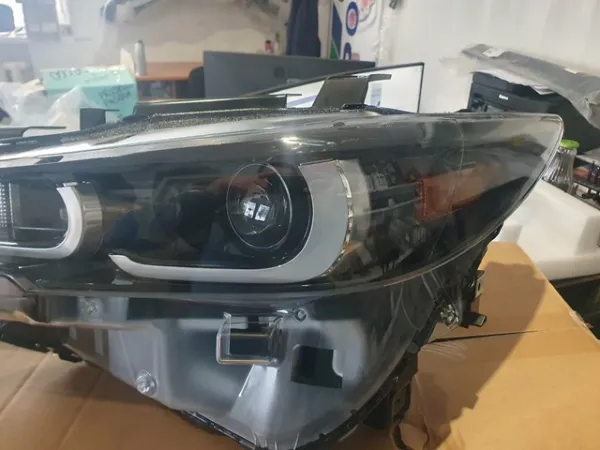 Фара ліва KPF351041C Mazda