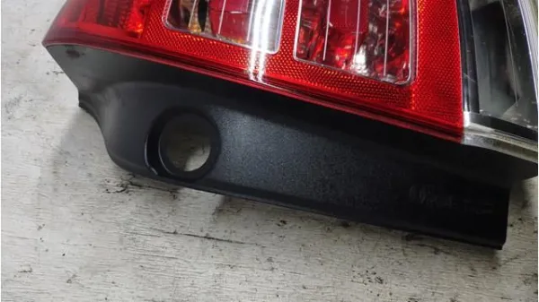 Задня права фара 13305775 Opel