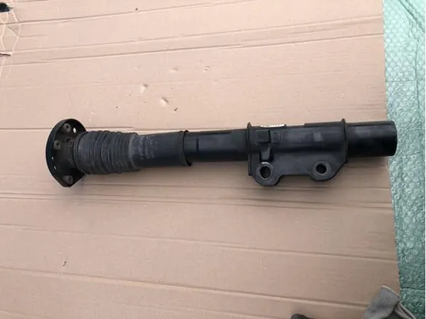 Амортизатор передній A9073201102 Mercedes