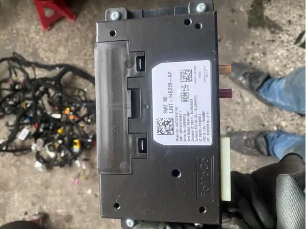  LJ6T14G229AP Ford