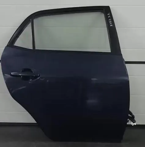 Двері задні, праві Toyota Auris JPP