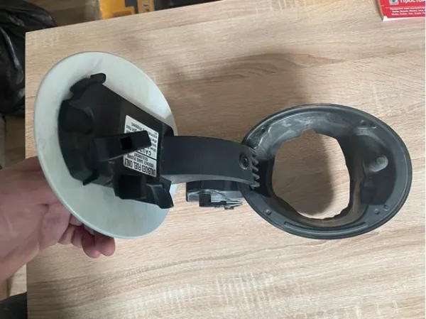 Лючок бензобака 57602SJ000 Subaru