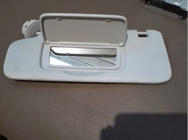 Сонцезахисний козирок 42751378 General Motors