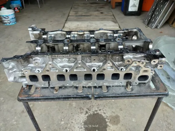 Комплект прокладок двигуна, верхній 110422750R Renault (RVI)