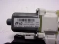 Двигун склопідіймача двері передньої, правої Volkswagen Caddy SAB, SAJ