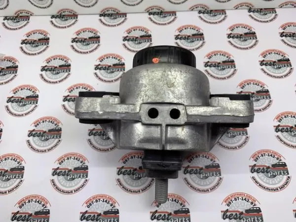 Подушка (опора) двигуна, ліва LR123908 Land Rover