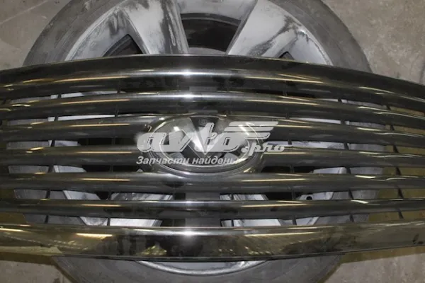 Решітка радіатора 623101LL2A Nissan/Infiniti