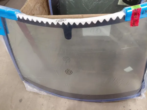 Лобове скло 9812886580 Peugeot/Citroen