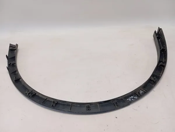  165869400A Tesla