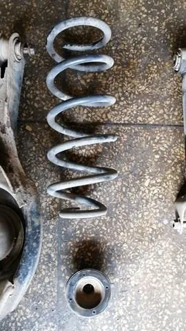 Задні пружини KF7228011C Mazda