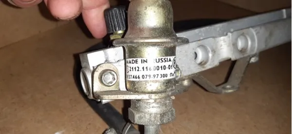 Регулятор тиску палива ВАЗ 2111 