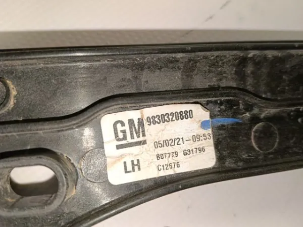 Склопідйомник передньої лівої двері 9830320880 Opel