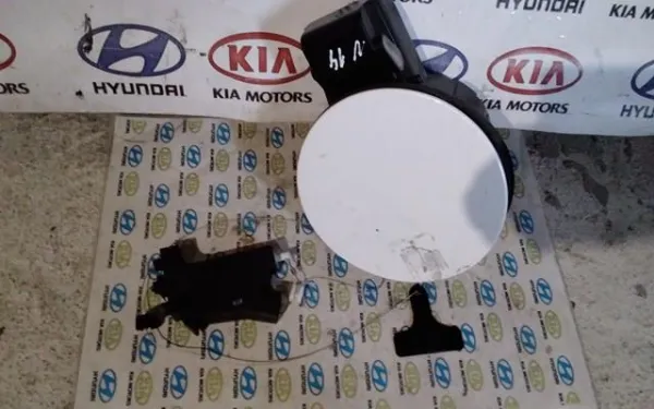 Мотор-привод відкриття лючка бака 81590C6000 Hyundai/Kia