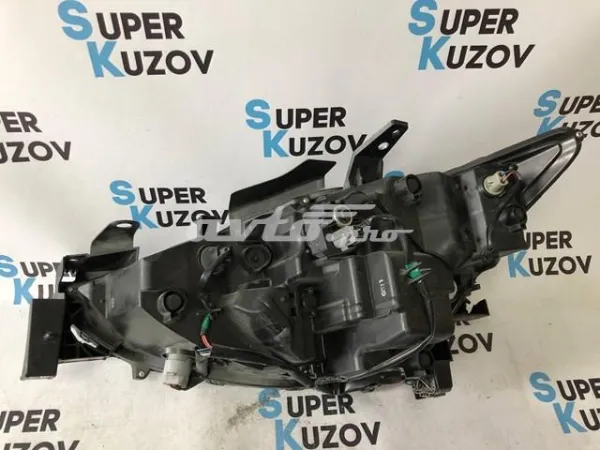 Фара права KL2L51031C Mazda
