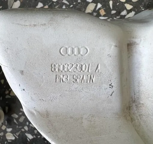  8R0823301 VAG