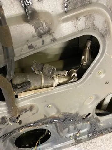 Двері праві передні Daewoo Espero KLEJ