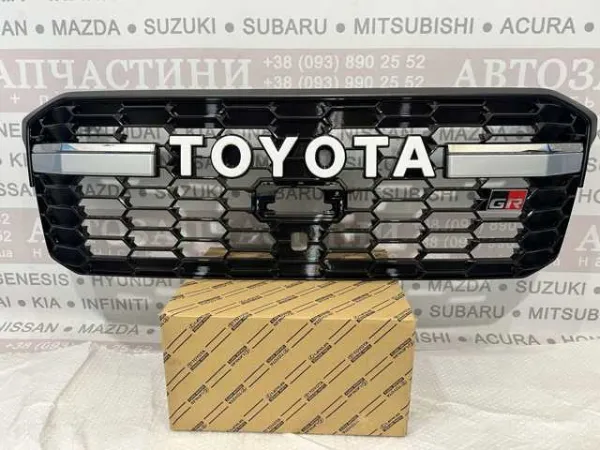 Решітка радіатора 53101WY071 Toyota