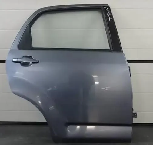 Скло задньої двері правої 68103B4010 Daihatsu