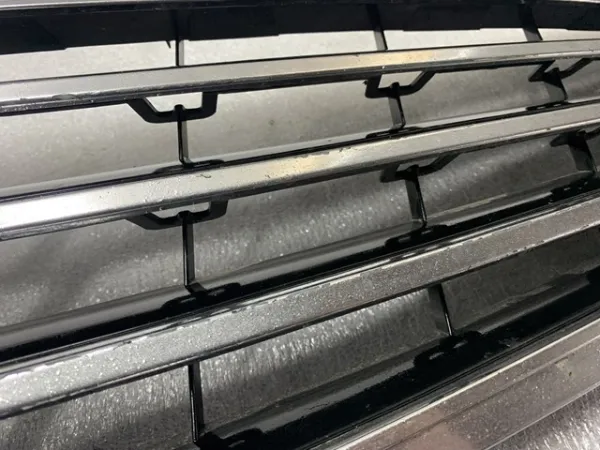 Решітка радіатора A2128800183 Mercedes