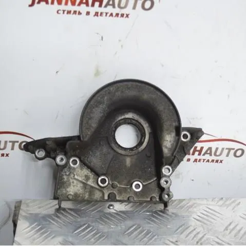 Кришка двигуна передня 8200563690 Renault (RVI)