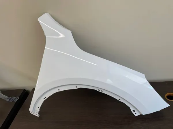 Крила LJ6Z16005A Ford