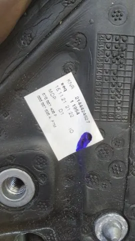 Дзеркало праве 57B857408P VAG