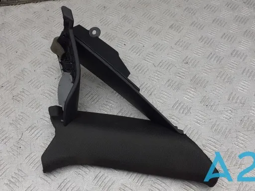 Обшивка стійки кузова внутрішня, задня ліва 8V5867287ODD VAG